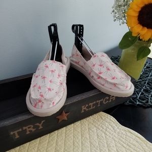 Sanuk + Airstream Donna Slip On Flamingo Shoes  Womens Size 7